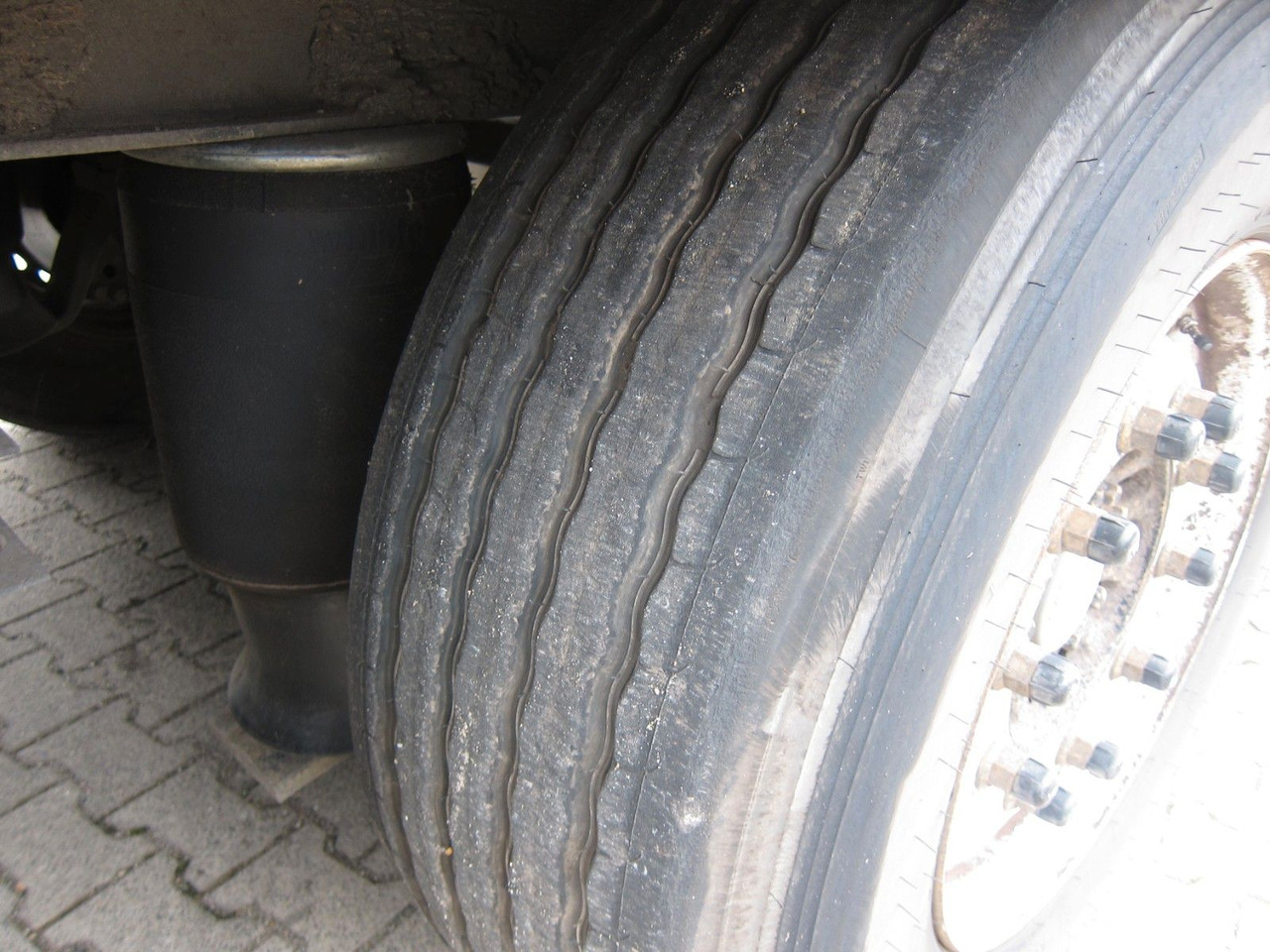 Semirremolque caja cerrada Schmitz Cargobull SKO 24 Iso-Koffer Doppelstock Lift Disc Top 2x: foto 14