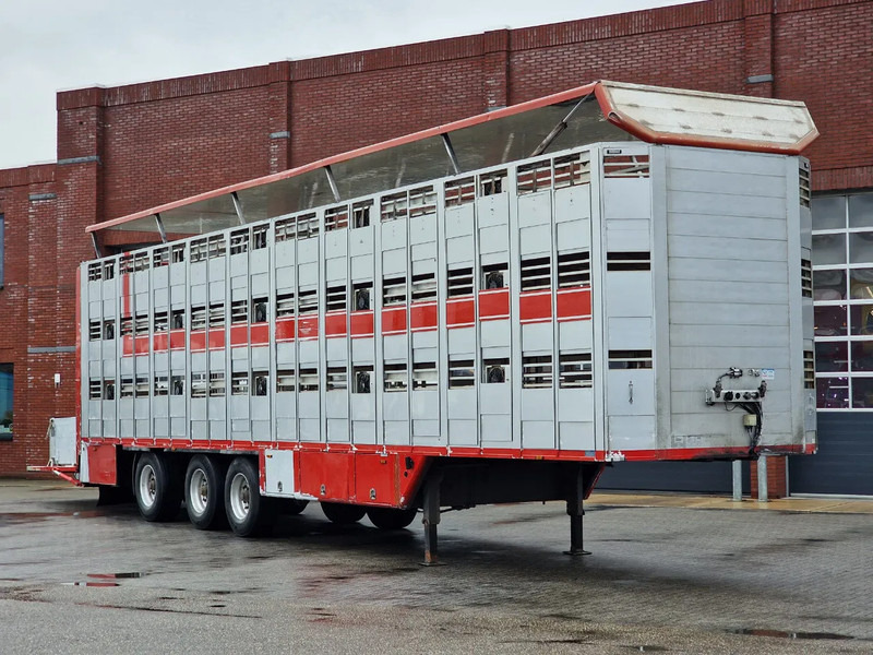 CUPPERS 3 deck livestock trailer - Water & Ventilation - Loadlift - Steering axle - Semirremolque transporte de ganado: foto 1 CUPPERS 3 deck livestock trailer - Water & Ventilation - Loadlift - Steering axle - Semirremolque transporte de ganado: foto 1