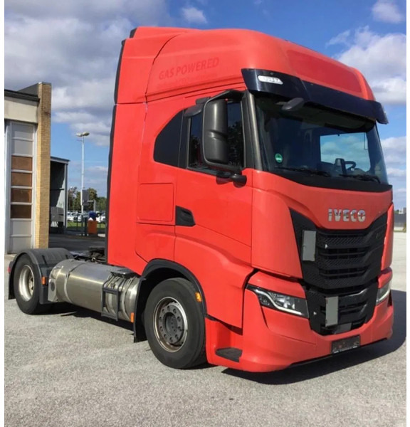 Iveco S-WAY 460 LNG - 4x2 - Retarder - Full air - Cabeza tractora: foto 1 Iveco S-WAY 460 LNG - 4x2 - Retarder - Full air - Cabeza tractora: foto 1