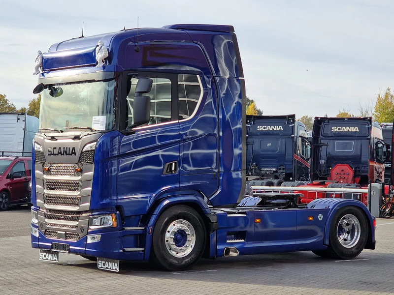 Scania 660S V8 NGS Highline 4x2 - Full spec - Retarder - Night Clima - Leather - Led - Full air - New Dashboard - Cabeza tractora: foto 3 Scania 660S V8 NGS Highline 4x2 - Full spec - Retarder - Night Clima - Leather - Led - Full air - New Dashboard - Cabeza tractora: foto 3