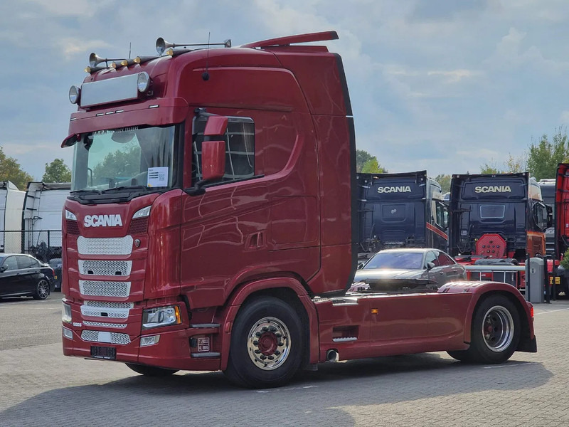 Scania S500 NGS Highline 4x2 - Retarder - Night clima - Full air - Custom interior - Full spoiler - 2 tank - Cabeza tractora: foto 3 Scania S500 NGS Highline 4x2 - Retarder - Night clima - Full air - Custom interior - Full spoiler - 2 tank - Cabeza tractora: foto 3