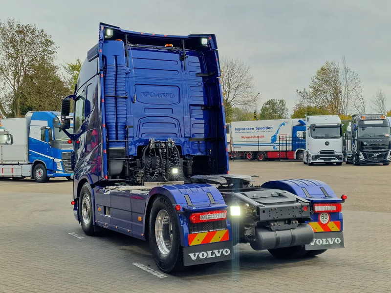 Volvo FH 13.500 Globetrotter 4x2 - Full air - Bull bar - Leather - Fridge - Lightbar - Cabeza tractora: foto 5 Volvo FH 13.500 Globetrotter 4x2 - Full air - Bull bar - Leather - Fridge - Lightbar - Cabeza tractora: foto 5