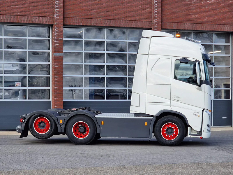 Volvo FH 13.500 Globetrotter 6x2 - I Save - 3.00 WB - PTO/Hydraulic - Full air - Custom interior - Cabeza tractora: foto 5 Volvo FH 13.500 Globetrotter 6x2 - I Save - 3.00 WB - PTO/Hydraulic - Full air - Custom interior - Cabeza tractora: foto 5
