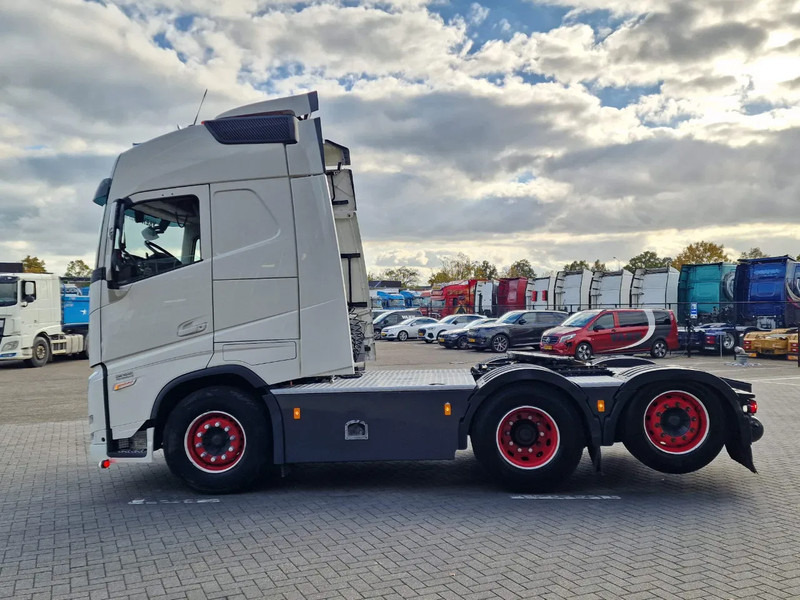 Volvo FH 13.500 Globetrotter 6x2 - I Save - 3.00 WB - PTO/Hydraulic - Full air - Custom interior - Cabeza tractora: foto 4 Volvo FH 13.500 Globetrotter 6x2 - I Save - 3.00 WB - PTO/Hydraulic - Full air - Custom interior - Cabeza tractora: foto 4