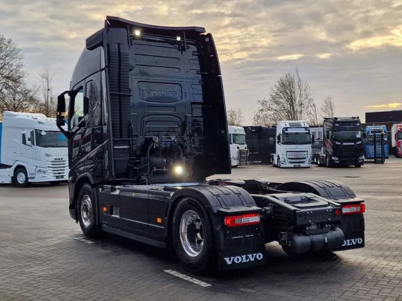 Volvo FH 13.500 Globetrotter XL 4x2 - NEW - Full spec - I parkcool - Full air - - Cabeza tractora: foto 4 Volvo FH 13.500 Globetrotter XL 4x2 - NEW - Full spec - I parkcool - Full air - - Cabeza tractora: foto 4