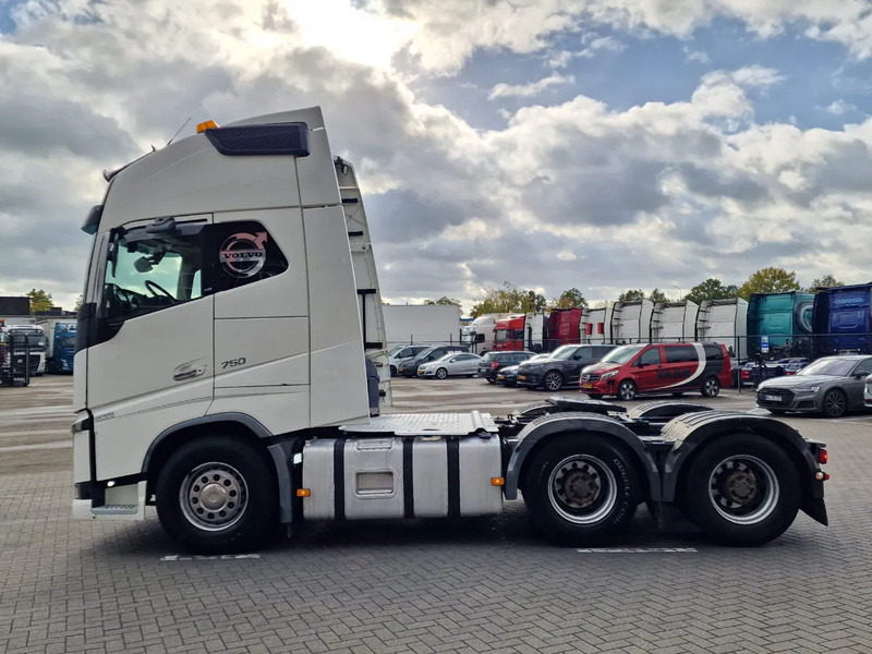 Volvo FH 16.750 Globetrotter XL 6x4 - Retarder - HUB Reduction - Low KM - Euro 5 - Cabeza tractora: foto 4 Volvo FH 16.750 Globetrotter XL 6x4 - Retarder - HUB Reduction - Low KM - Euro 5 - Cabeza tractora: foto 4