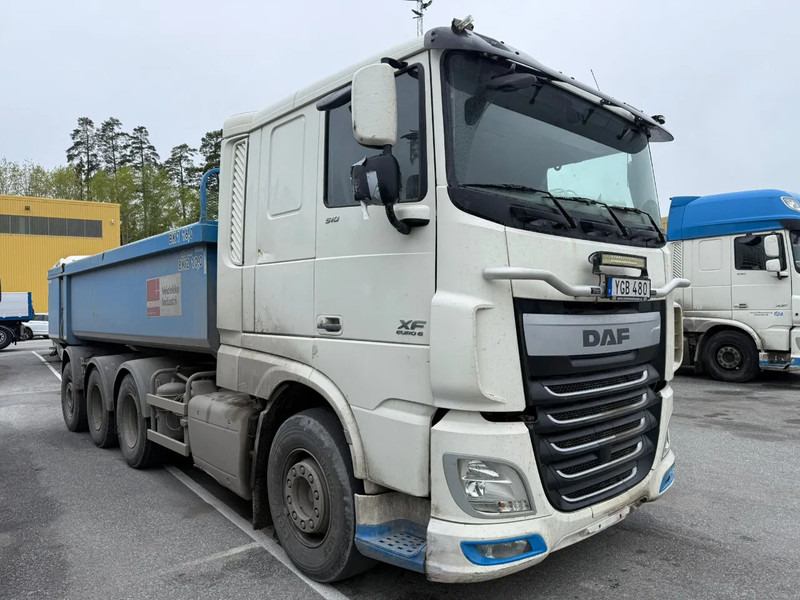 DAF XF 510 Ginaf 8x4*4 - Tipper - Euro 6 - Steering axle - Steel front suspension - Camión volquete: foto 1 DAF XF 510 Ginaf 8x4*4 - Tipper - Euro 6 - Steering axle - Steel front suspension - Camión volquete: foto 1