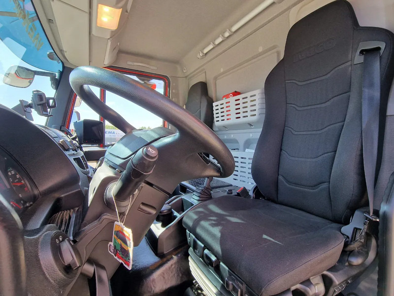 Camión caja cerrada Iveco Eurocargo 75-190 Isotherm box - Zepro loadlift - Low KM - Airco - Euro 6 - Camera: foto 11