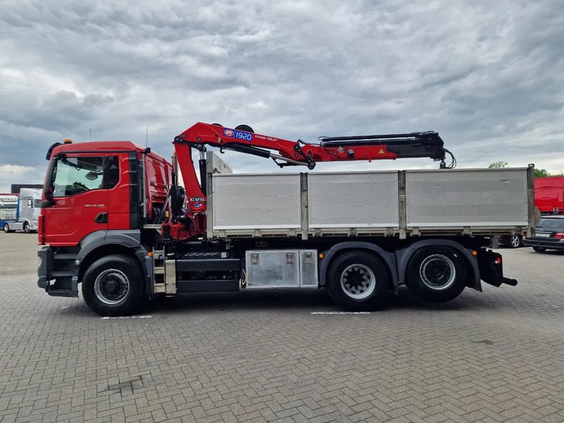MAN TGS 26.360 6x4 Hydrodrive / Crane HMF1920K-RCS / 3 way tipper HMF / Low KM 110.700! - Camión grúa: foto 5 MAN TGS 26.360 6x4 Hydrodrive / Crane HMF1920K-RCS / 3 way tipper HMF / Low KM 110.700! - Camión grúa: foto 5