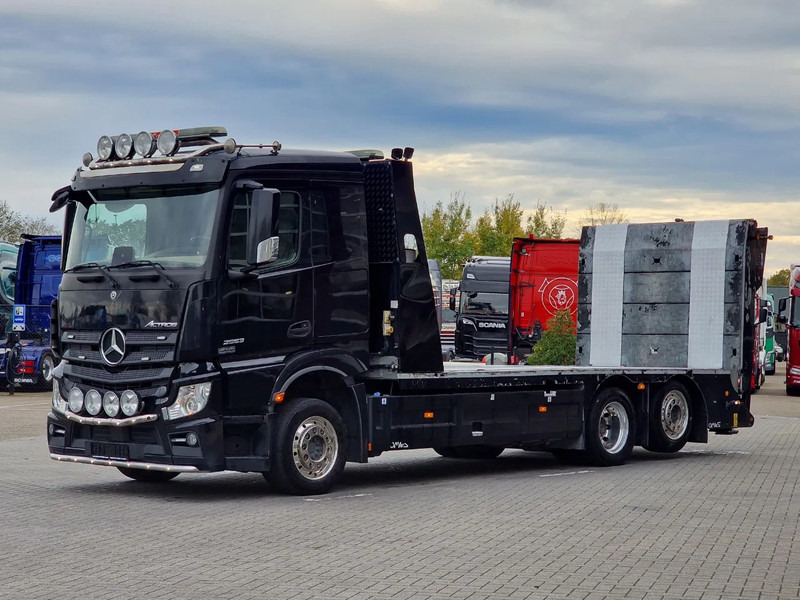 Mercedes-Benz Actros 2553 6x2 - Flabad hydraulic ramps/extension - Winch - Camera - Machine mover - Camión portavehículos: foto 4 Mercedes-Benz Actros 2553 6x2 - Flabad hydraulic ramps/extension - Winch - Camera - Machine mover - Camión portavehículos: foto 4