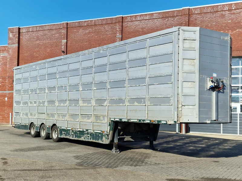 Pezzaioli 5 deck livestock trailer - Water & Ventilation - Loadlift - Folding floors - BPW Axle - 155M3 - Semirremolque transporte de ganado: foto 2 Pezzaioli 5 deck livestock trailer - Water & Ventilation - Loadlift - Folding floors - BPW Axle - 155M3 - Semirremolque transporte de ganado: foto 2