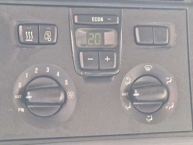 Camión cisterna Scania R520 V8 8x2*4 - Tank - 19.000L - 4 compartments - Pump and counter - Retarder: foto 19 Camión cisterna Scania R520 V8 8x2*4 - Tank - 19.000L - 4 compartments - Pump and counter - Retarder: foto 19