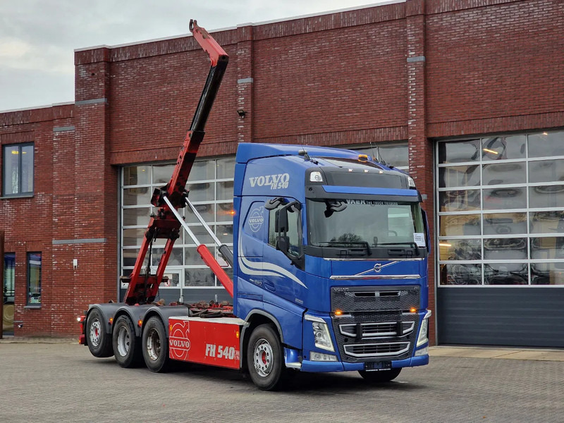 Volvo FH 13.540 Globetrotter 8x4*4 - HIAB Hook 22T - Full air - Work remote - Camión multibasculante: foto 1 Volvo FH 13.540 Globetrotter 8x4*4 - HIAB Hook 22T - Full air - Work remote - Camión multibasculante: foto 1