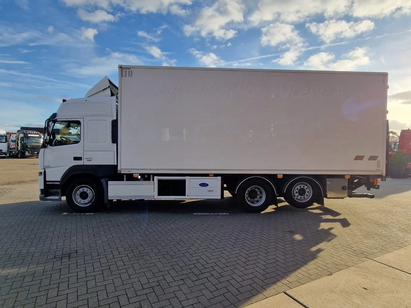 Volvo FM 13.460 Globetrotter 6x2*4 - Frigo Carrier Supra 1150 U MT - Zepro loadlift - Steering axle - Camión isotérmico: foto 4 Volvo FM 13.460 Globetrotter 6x2*4 - Frigo Carrier Supra 1150 U MT - Zepro loadlift - Steering axle - Camión isotérmico: foto 4