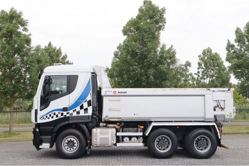 Iveco Stralis X-WAY 570 6X4 FULL STEEL BIG AXLES RETARDER EURO 6 - Camión volquete: foto 3 Iveco Stralis X-WAY 570 6X4 FULL STEEL BIG AXLES RETARDER EURO 6 - Camión volquete: foto 3