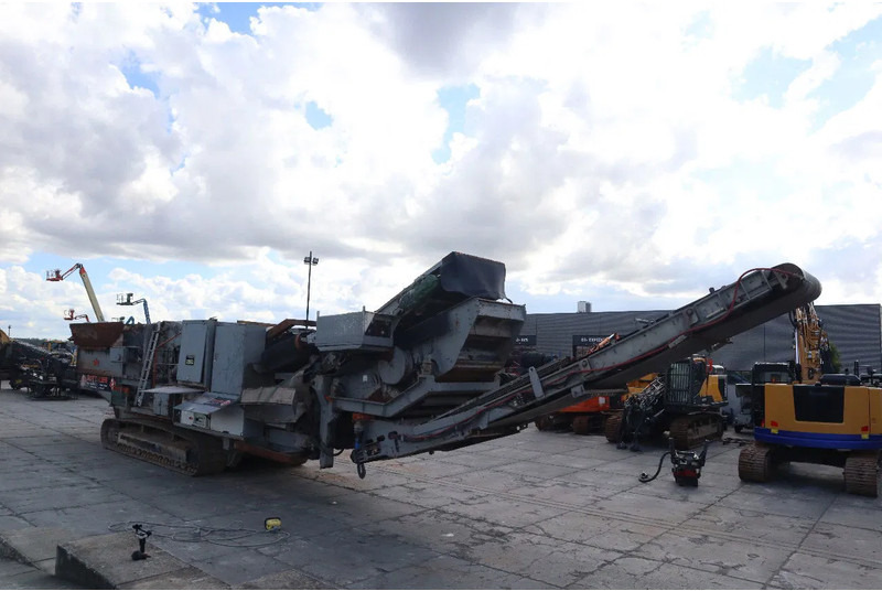 SBM REMAX 1218 E/D | REMOTE | CRUSHER | INCL. PARTS CONTAINER - Trituradora móvil: foto 4 SBM REMAX 1218 E/D | REMOTE | CRUSHER | INCL. PARTS CONTAINER - Trituradora móvil: foto 4