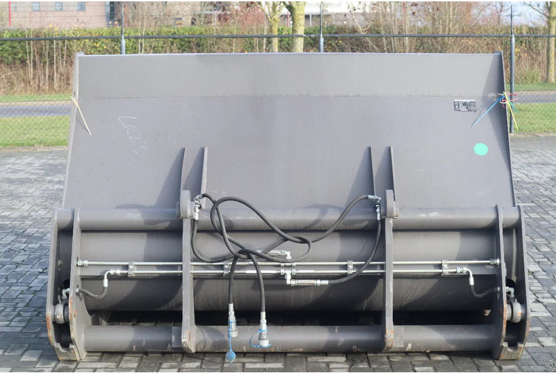 Volvo 3 M3 | HIGH TIP BUCKET | HOCHKIPPSCHAUFEL | HOOGKIEPBAK | NEW - Cazo para Maquinaria de construcción: foto 2 Volvo 3 M3 | HIGH TIP BUCKET | HOCHKIPPSCHAUFEL | HOOGKIEPBAK | NEW - Cazo para Maquinaria de construcción: foto 2