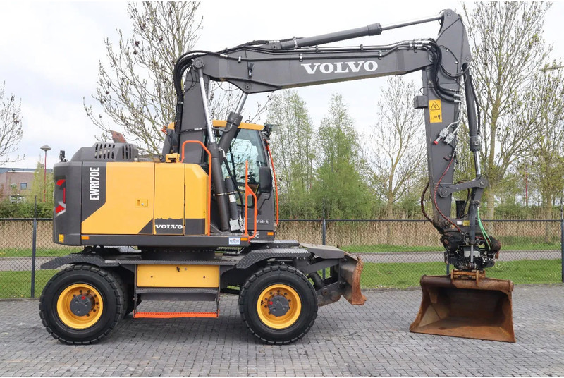 Volvo EWR 170 E | ROTOTILT | BUCKET | DOZERBLADE | TRAILER HYDR - Excavadora de ruedas: foto 4 Volvo EWR 170 E | ROTOTILT | BUCKET | DOZERBLADE | TRAILER HYDR - Excavadora de ruedas: foto 4
