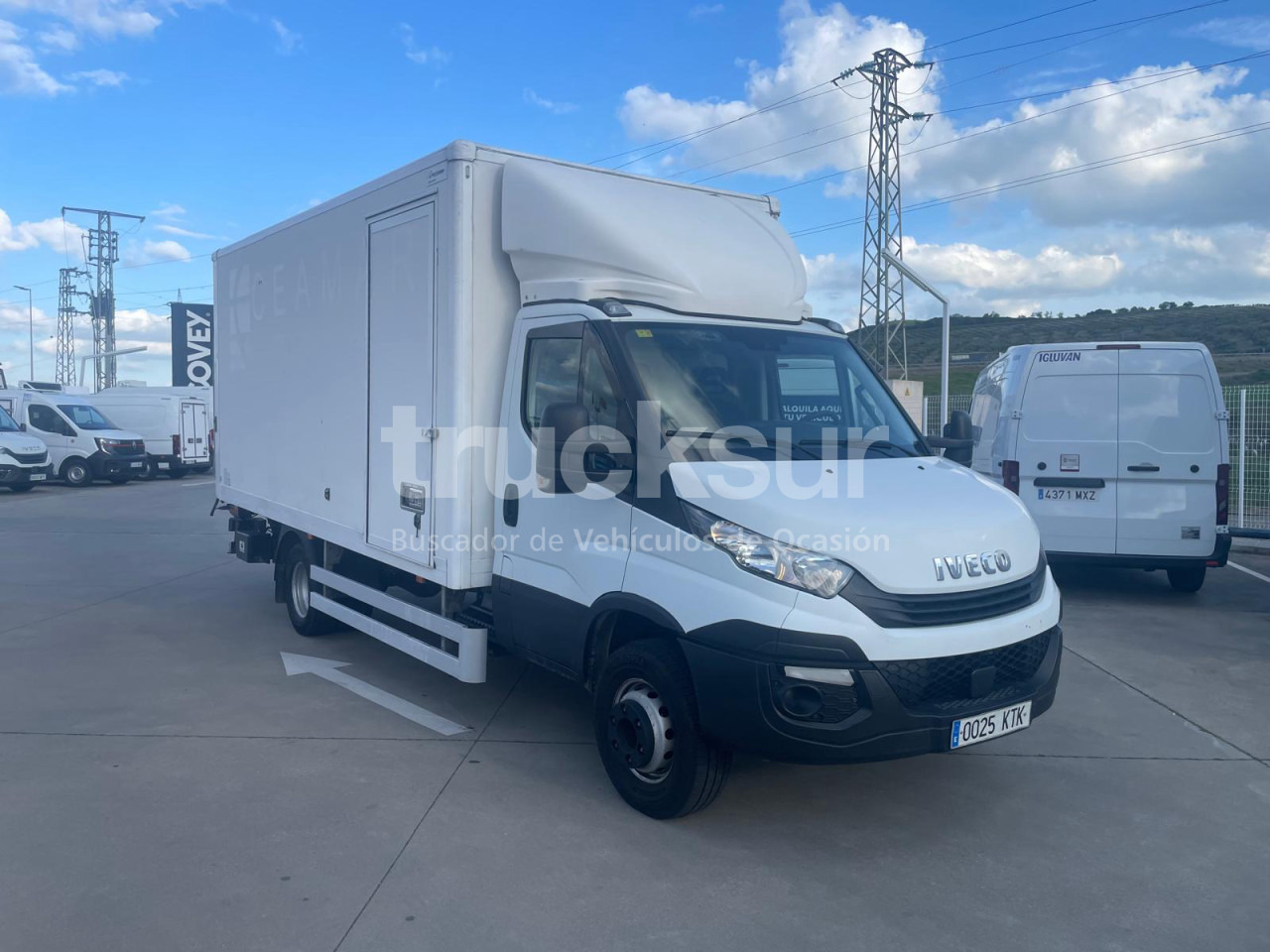 IVECO 72C18 P/E - Camión caja cerrada: foto 1 IVECO 72C18 P/E - Camión caja cerrada: foto 1