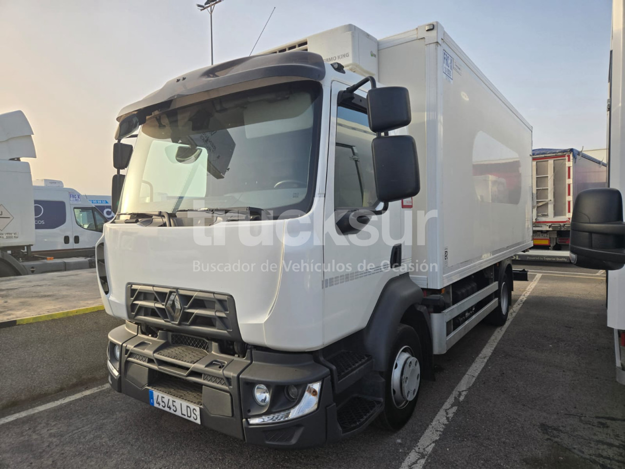 RENAULT D 12.240 FRC-X - Camión caja cerrada: foto 1 RENAULT D 12.240 FRC-X - Camión caja cerrada: foto 1