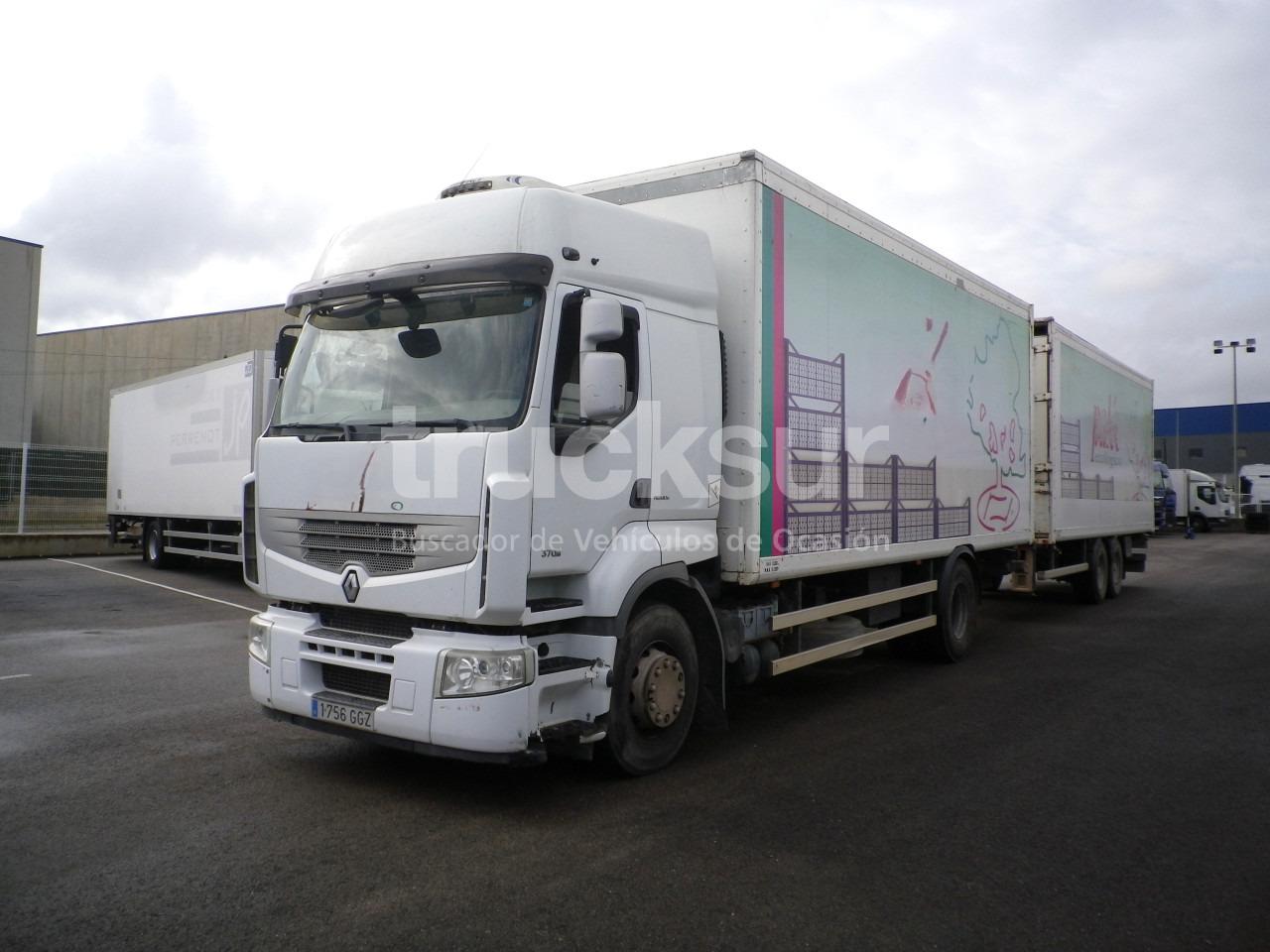 RENAULT PREMIUM 370 DXI REMOLCADOR - Camión caja cerrada: foto 1 RENAULT PREMIUM 370 DXI REMOLCADOR - Camión caja cerrada: foto 1