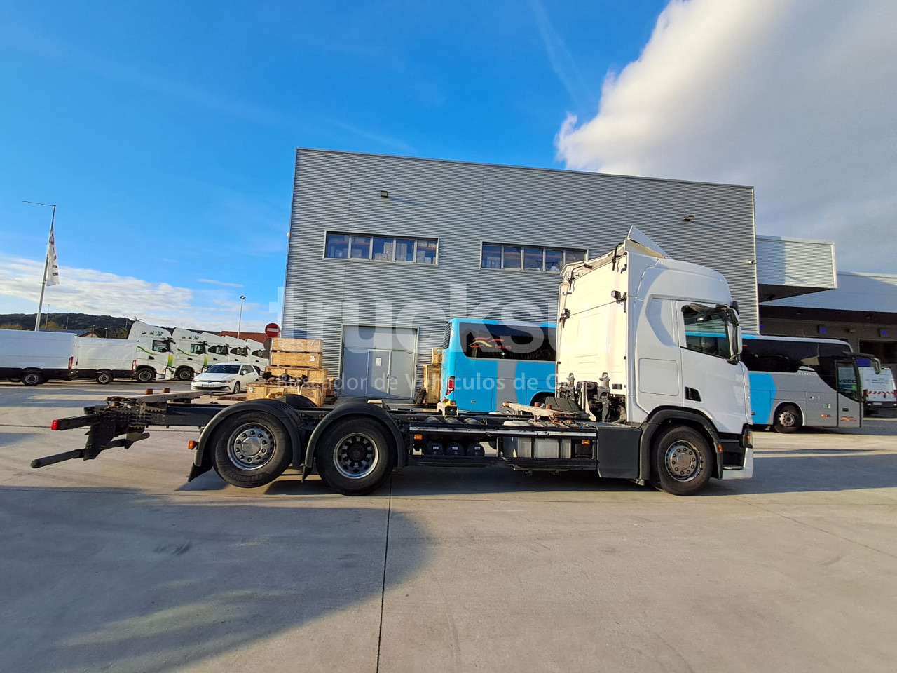 SCANIA R450.26 ejes 6x2*4 - Camión chasis: foto 3 SCANIA R450.26 ejes 6x2*4 - Camión chasis: foto 3