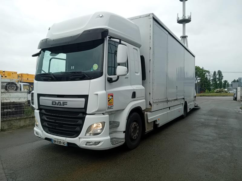 DAF CF 400 - Camión caja cerrada: foto 1 DAF CF 400 - Camión caja cerrada: foto 1