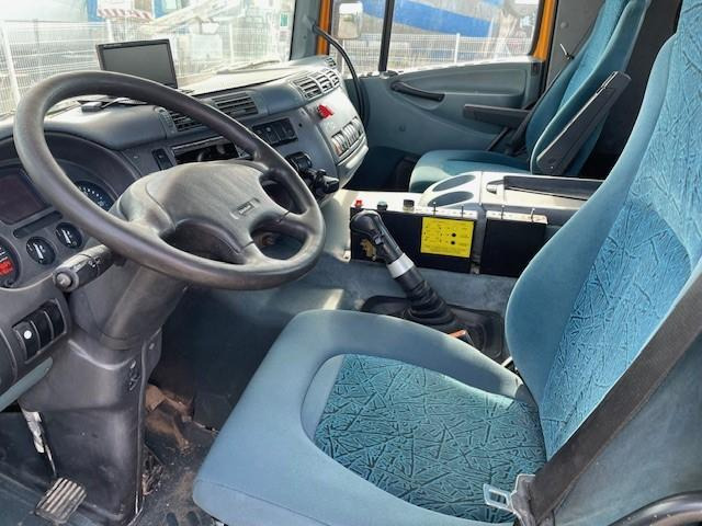 Foto del interior 1: Camión multibasculante DAF CF85 340