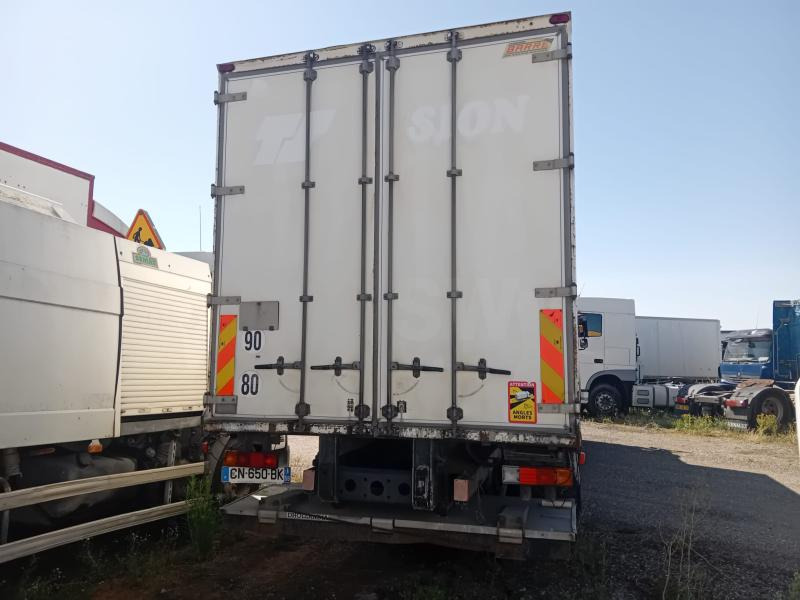 Mercedes Axor 1829 - Camión caja cerrada: foto 2 Mercedes Axor 1829 - Camión caja cerrada: foto 2