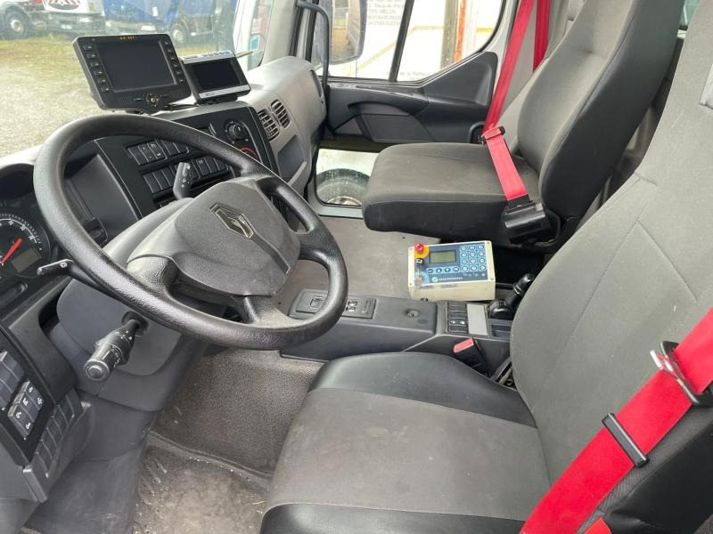 Camión de basura Renault D-Series 19 Wide: foto 9