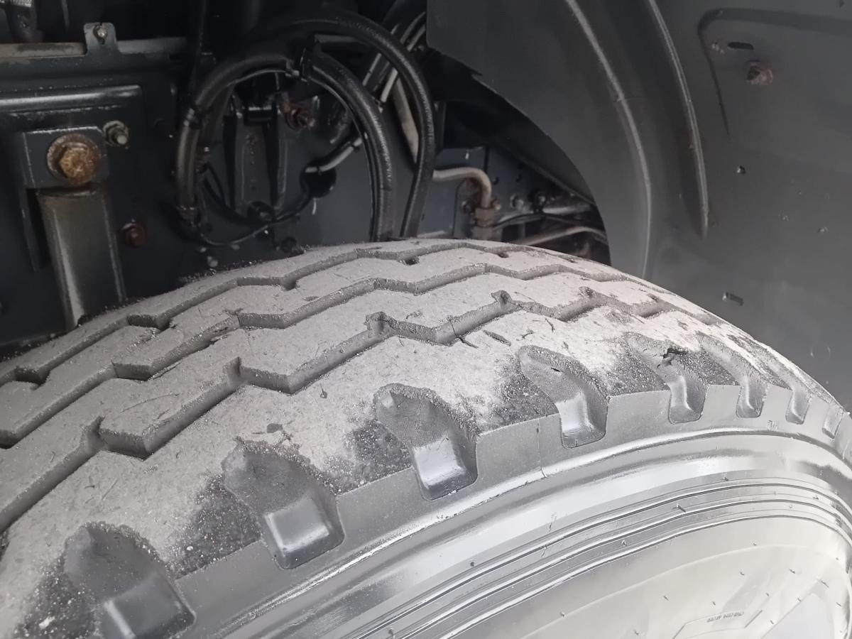 Renault Kerax 430 DXI - Camión portacontenedor de cadenas: foto 4 Renault Kerax 430 DXI - Camión portacontenedor de cadenas: foto 4