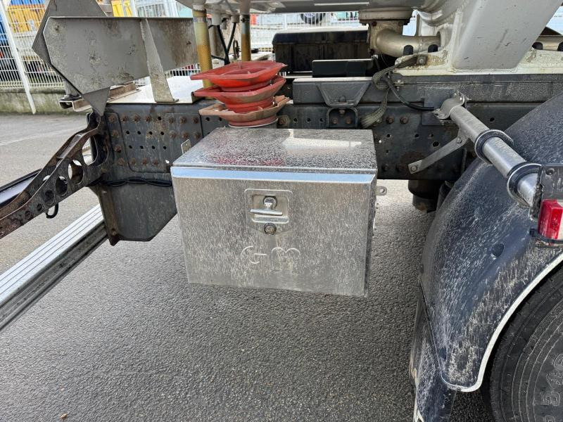 Camión cisterna para transporte de combustible Renault Premium 370 DXI: foto 13