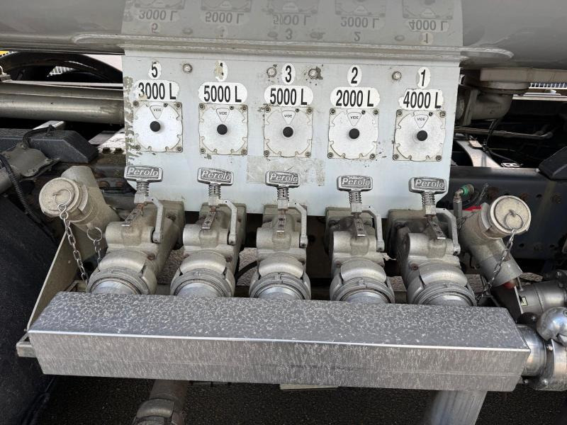 Camión cisterna para transporte de combustible Renault Premium 370 DXI: foto 9