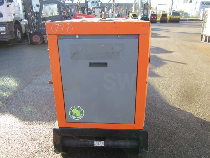 Sdmo R22 - Generador industriale: foto 4 Sdmo R22 - Generador industriale: foto 4