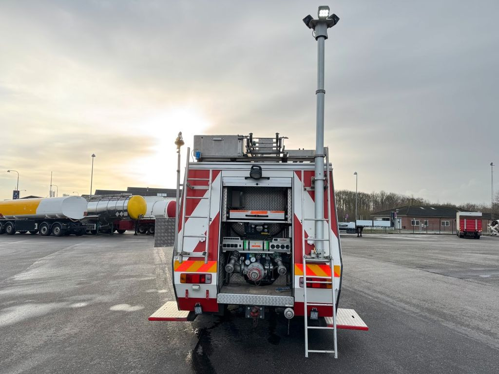 Camión Mercedes-Benz 1117 4x2 Fire truck - Feuerwehr  - Tankspritze: foto 15