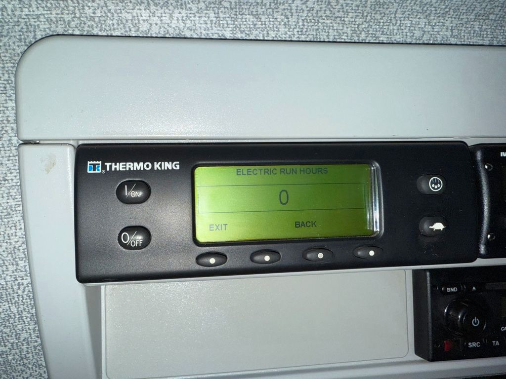 Camión frigorífico Iveco 180E32 Schmitz / Thermo King T-1200R Spectrum: foto 22