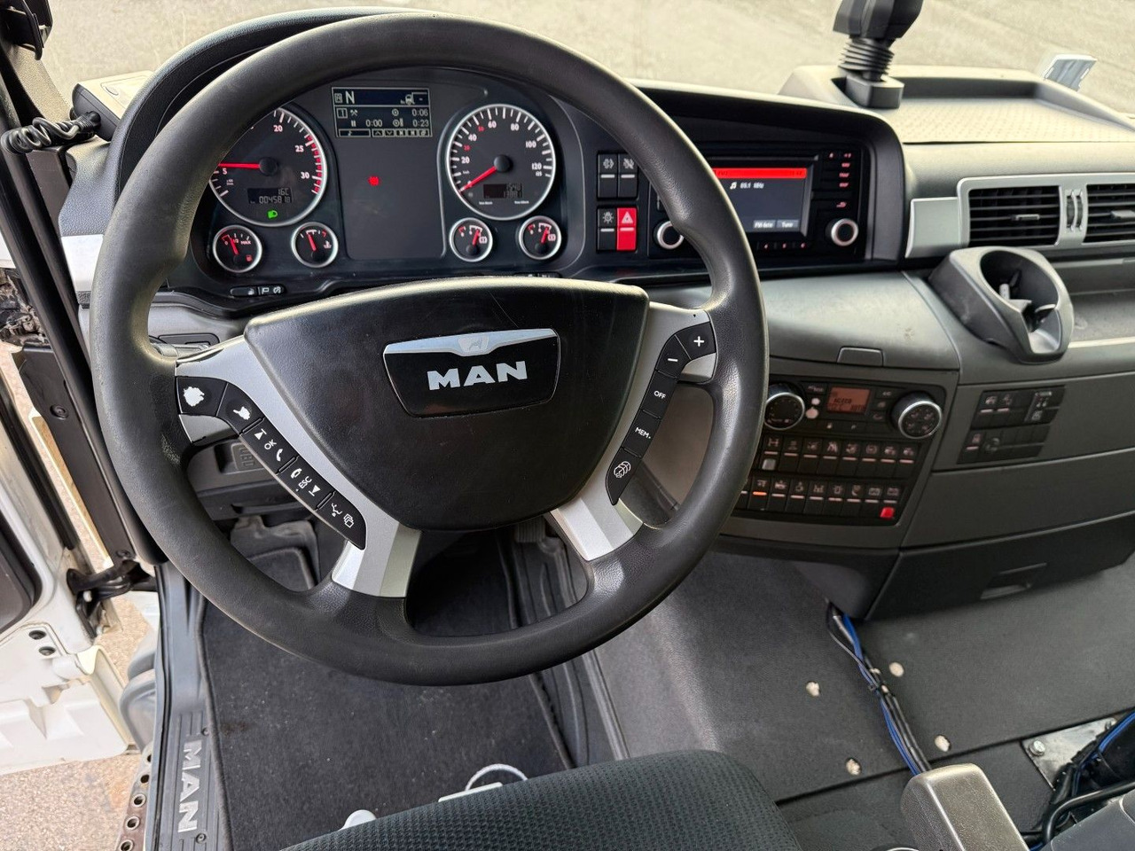 Camión cisterna MAN TGS 35.480 8x2*6 Euro 6 23.000 l ADR Tanktruck: foto 15 Camión cisterna MAN TGS 35.480 8x2*6 Euro 6 23.000 l ADR Tanktruck: foto 15