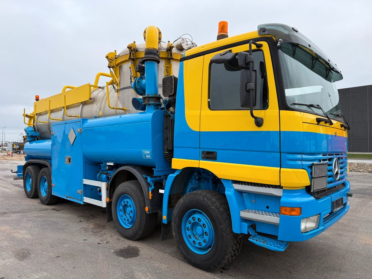Mercedes-Benz Actros 4140 8x4 KOKS MEGAVAC 8000 ADR Dry Vac - Limpieza de alcantarillado: foto 2 Mercedes-Benz Actros 4140 8x4 KOKS MEGAVAC 8000 ADR Dry Vac - Limpieza de alcantarillado: foto 2