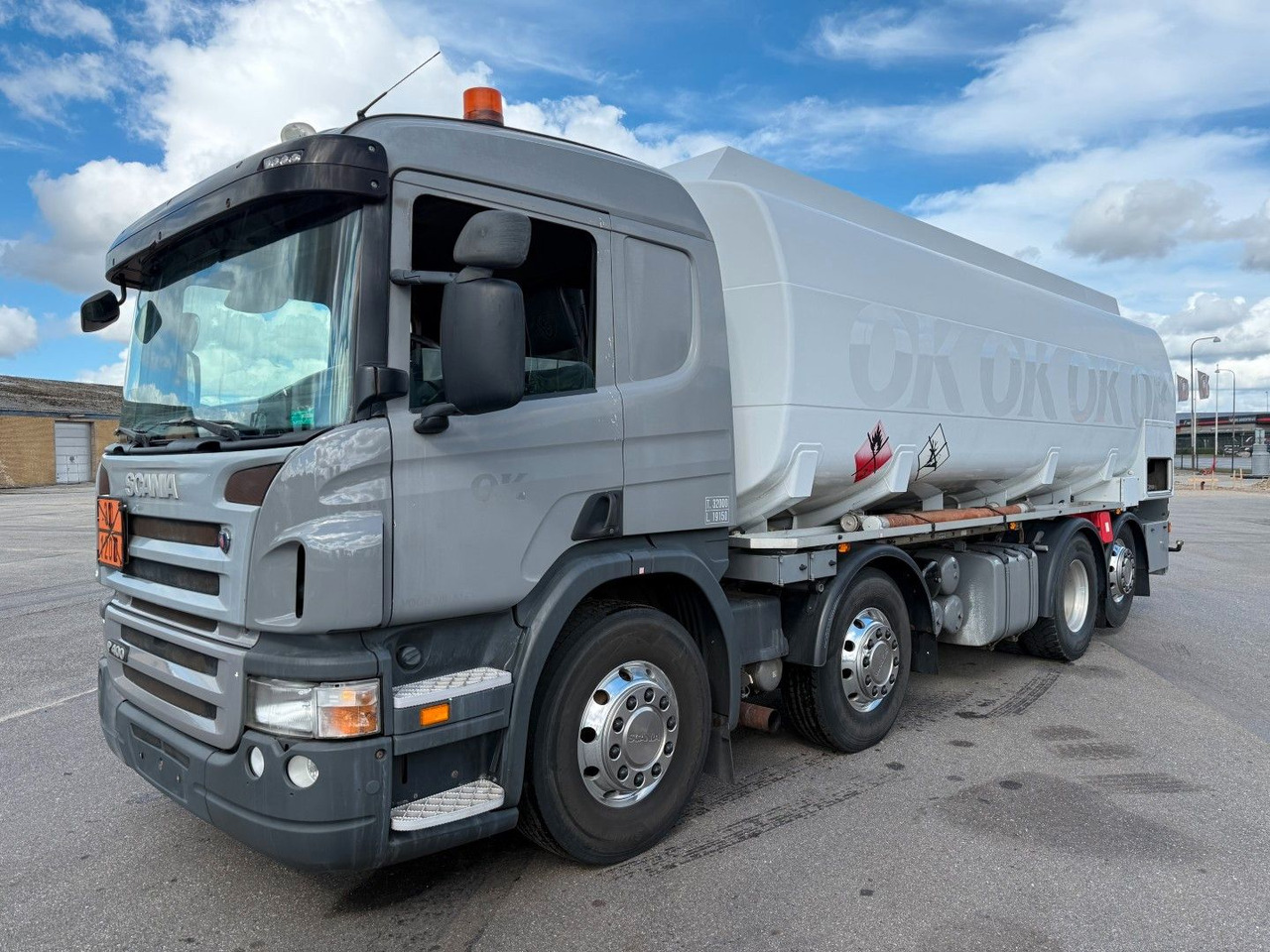 Scania P400 8x2*6 HMK Bilcon 24.000 l. ADR Euro 5 - Camión cisterna: foto 1 Scania P400 8x2*6 HMK Bilcon 24.000 l. ADR Euro 5 - Camión cisterna: foto 1