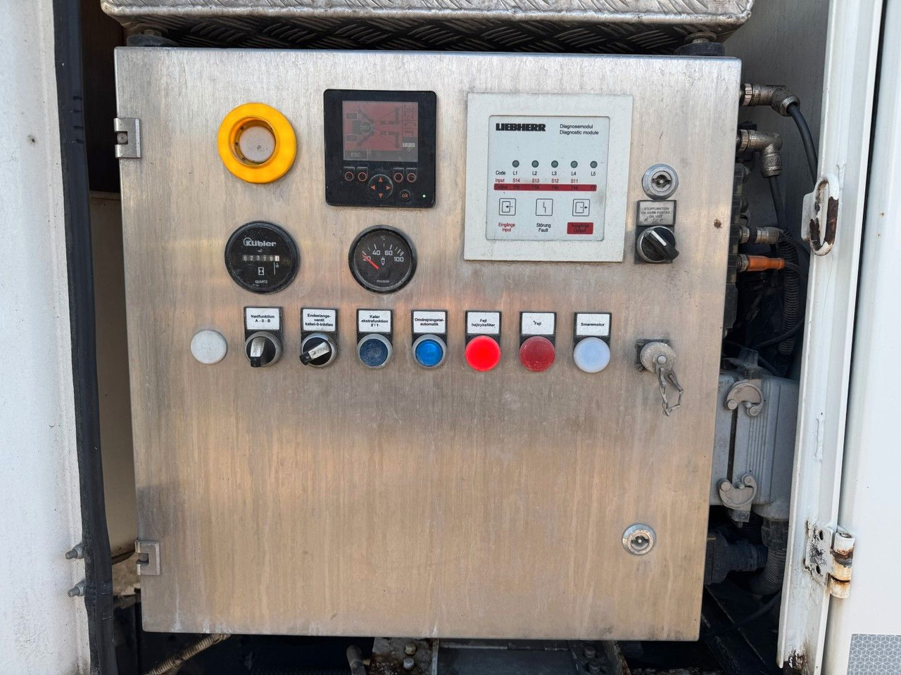 Bomba de hormigón Scania P410 6x4 Liebherr THP 140 H 24 M4XH Concretepump: foto 18 Bomba de hormigón Scania P410 6x4 Liebherr THP 140 H 24 M4XH Concretepump: foto 18