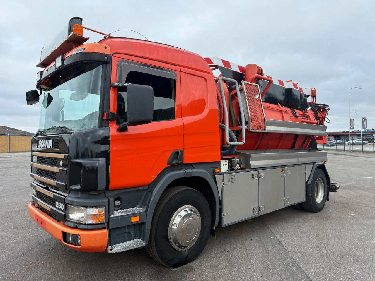 Scania P94/260 4x2 NZ SLS590 Kombi 8.400 l. - Limpieza de alcantarillado: foto 1 Scania P94/260 4x2 NZ SLS590 Kombi 8.400 l. - Limpieza de alcantarillado: foto 1