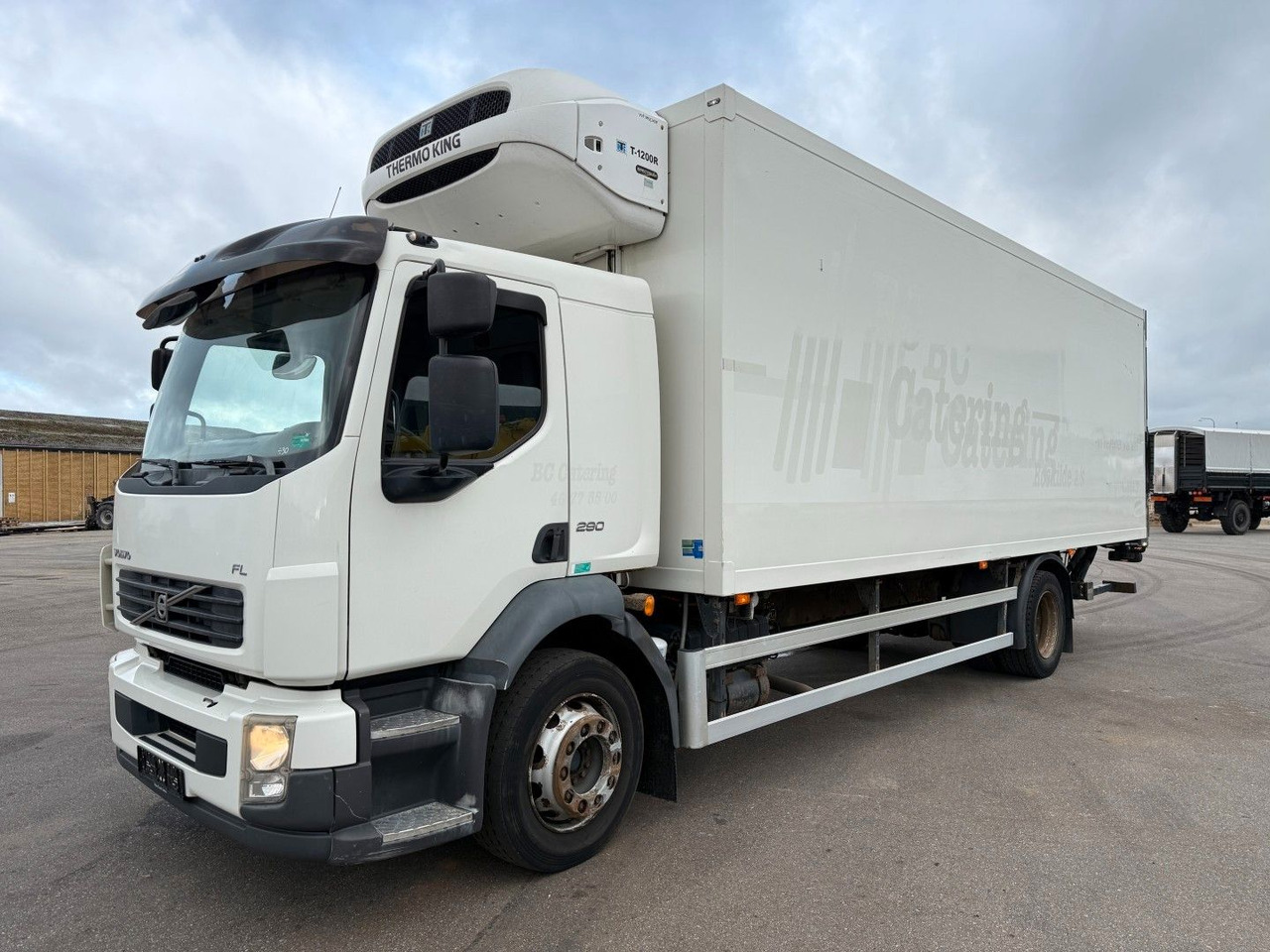 Volvo FL290 4x2 Thermo King T1200-R Euro 5 - Camión frigorífico: foto 1 Volvo FL290 4x2 Thermo King T1200-R Euro 5 - Camión frigorífico: foto 1
