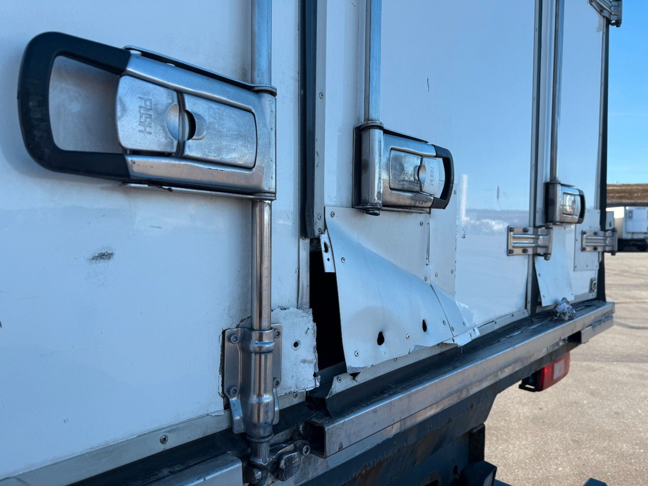 Camión frigorífico nuevo Volvo FM330 6x2*4 Carrier Supra 1250 Mt / 9.3 m Koffer: foto 20
