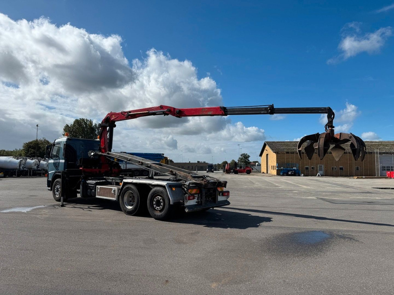Camión grúa Volvo FM340 6x2*4 Kipper / Palfinger Epsilon 150Z96: foto 16 Camión grúa Volvo FM340 6x2*4 Kipper / Palfinger Epsilon 150Z96: foto 16