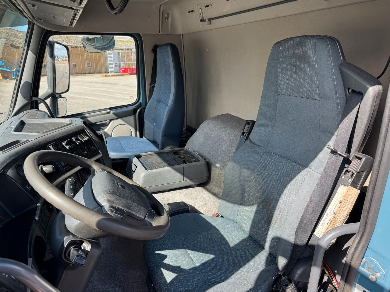 Camión grúa Volvo FM340 6x2*4 Kipper / Palfinger Epsilon 150Z96: foto 6 Camión grúa Volvo FM340 6x2*4 Kipper / Palfinger Epsilon 150Z96: foto 6