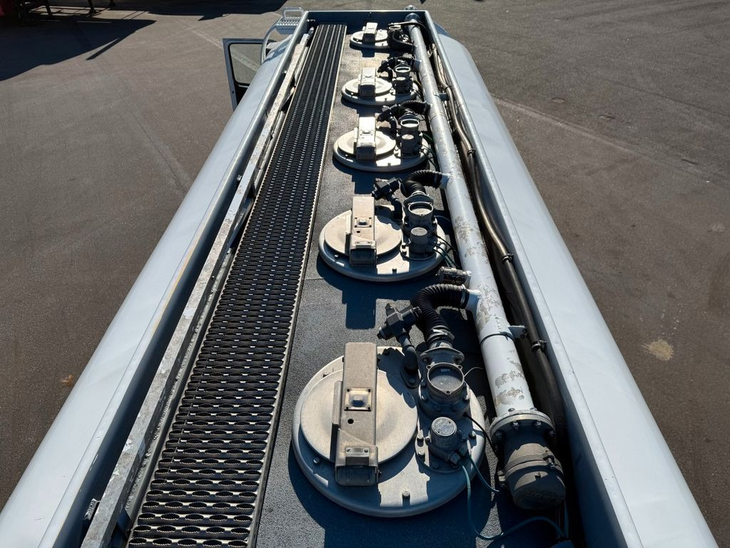 Volvo FM460 8x2*6 24.000 l. ADR Tank Volvo FM460 8x2*6 24.000 l. ADR Tanktruck - Camión cisterna: foto 5 Volvo FM460 8x2*6 24.000 l. ADR Tank Volvo FM460 8x2*6 24.000 l. ADR Tanktruck - Camión cisterna: foto 5