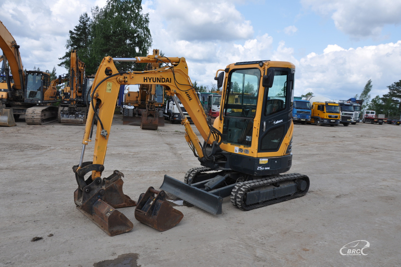 Hyundai R25Z-9AK - Miniexcavadora: foto 1 Hyundai R25Z-9AK - Miniexcavadora: foto 1