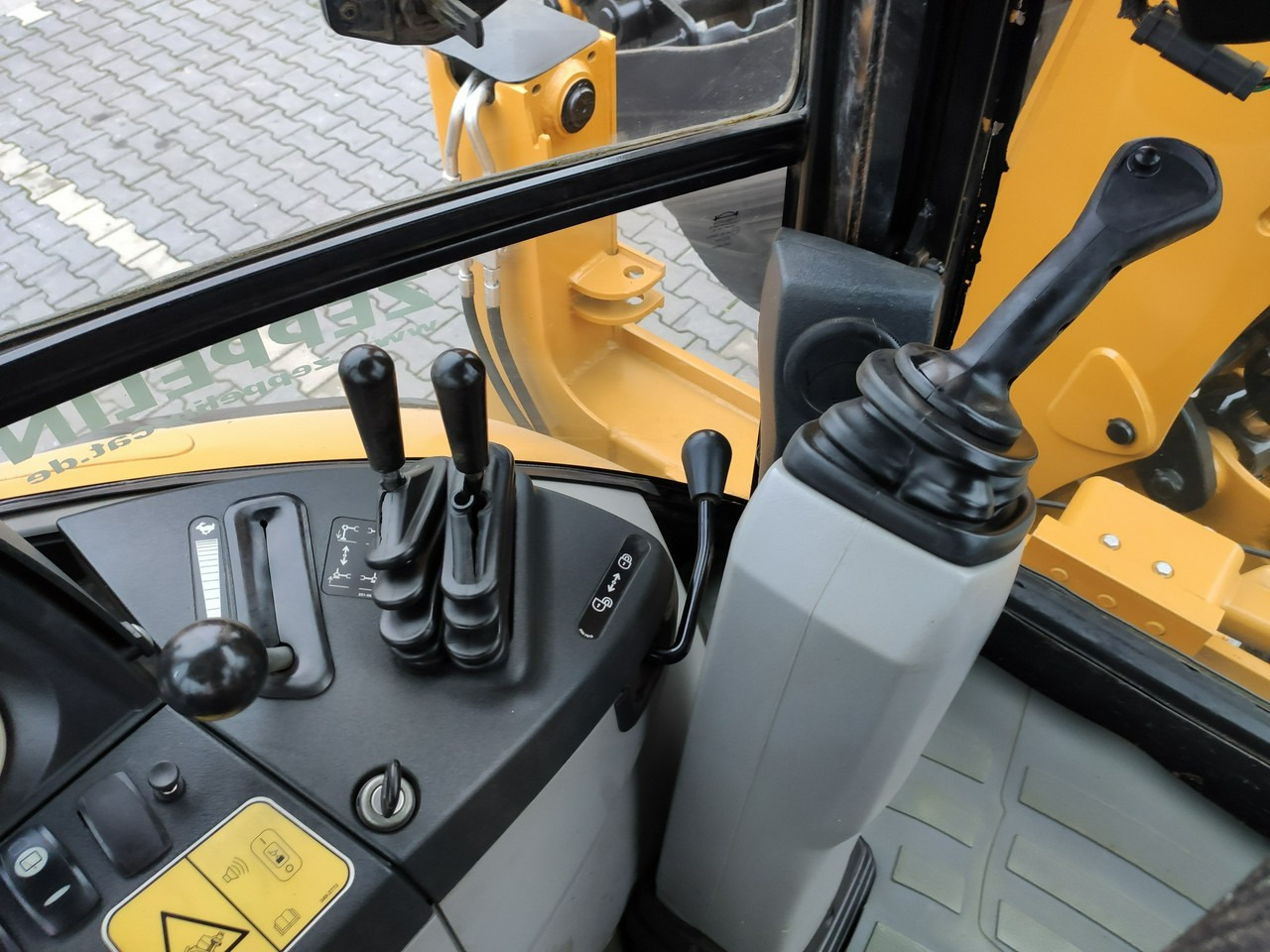 Caterpillar 444E Premier Sterowanie na Joystickach FULL OPCJA - Retroexcavadora: foto 5 Caterpillar 444E Premier Sterowanie na Joystickach FULL OPCJA - Retroexcavadora: foto 5