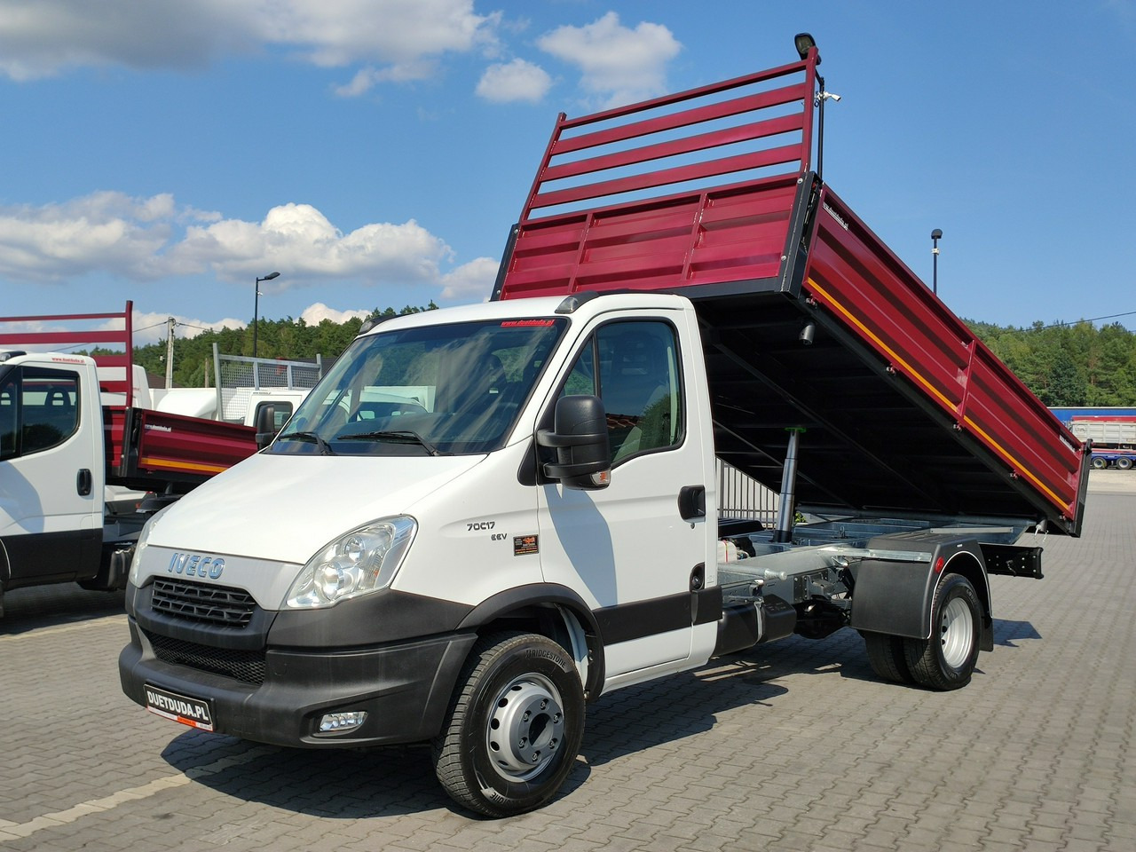 Iveco Daily 70C18 V H - Furgoneta basculante: foto 2 Iveco Daily 70C18 V H - Furgoneta basculante: foto 2