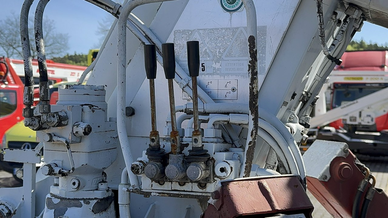 Camión con plataforma elevadora Iveco Daily: foto 10 Camión con plataforma elevadora Iveco Daily: foto 10